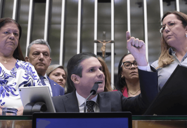 Imagem da noticia "Plenário não será palco para lacração", diz Hugo Motta após confusão entre deputados
