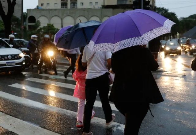 Imagem da noticia Ciclone extratropical atinge Brasil com ventos de mais de 100 km/h