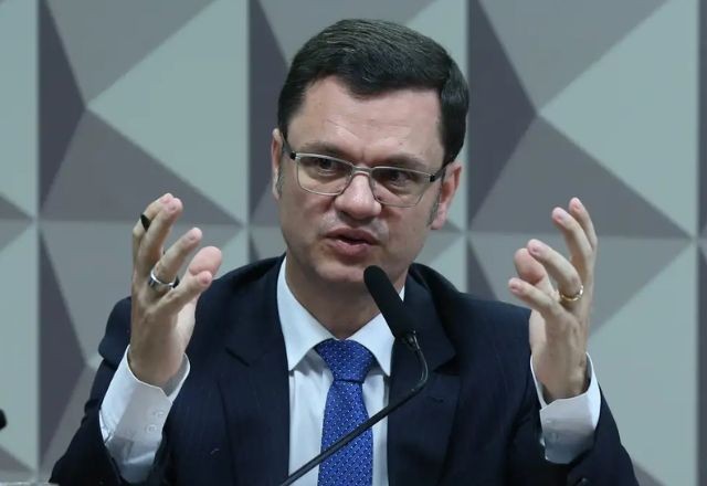 Imagem da noticia Justiça suspende investigação contra Anderson Torres pela Polícia Federal
