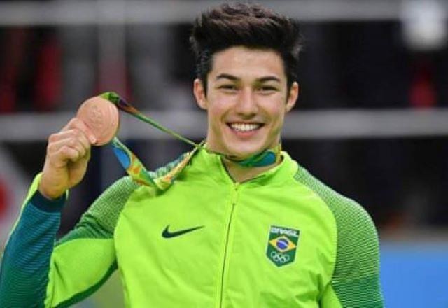Imagem da noticia Assaltantes invadem casa do ginasta Arthur Nory e roubam medalhas