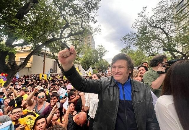 Imagem da noticia Milei afirma que viajará para os EUA e Israel antes de tomar posse como presidente