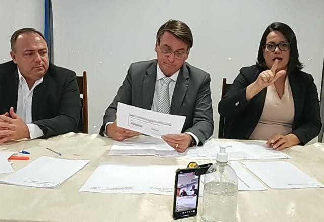 Imagem da noticia Bolsonaro diz que "tratamento precoce" teria ajudado Manaus