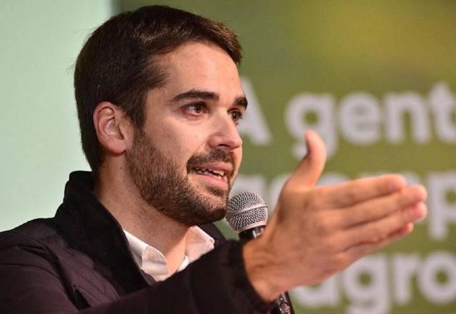 Imagem da noticia Com internações em alta, RS decreta toque de recolher em 11 regiões