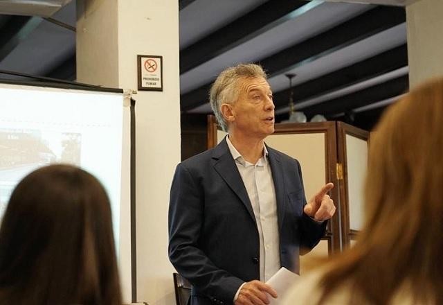 Imagem da noticia Mauricio Macri pede desculpas por ter afirmado que Alemanha é "raça superior"