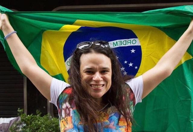 Imagem da noticia Deputada diz que distribuição de alimentos ajuda o crime e padre rebate