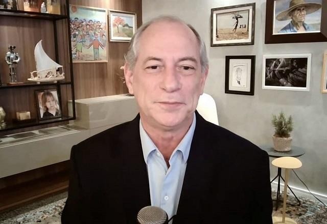 Imagem da noticia Ciro diz que "acabará vinculação da gasolina ao dólar" em eventual governo