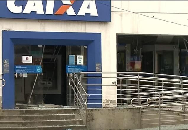 Bandidos explodem caixa eletrônico em Duque de Caxias