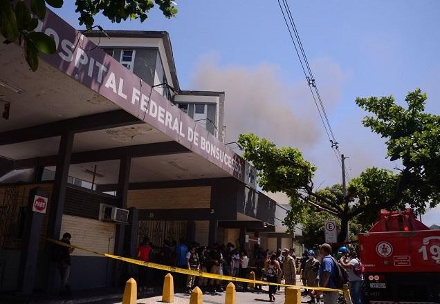Depois de incêndio, hospital de Bonsucesso suspende atendimentos