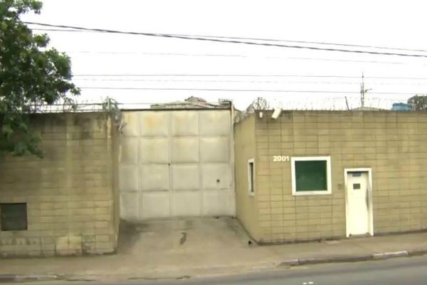 Imagem da noticia Falsos visitantes resgatam 13 adolescentes da Fundação Casa