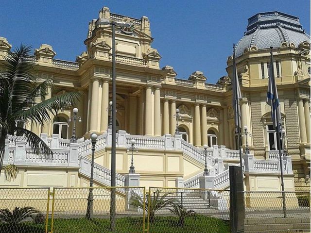 Imagem da noticia Família real brasileira quer o Palácio da Guanabara de volta