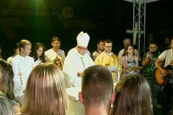 Imagem da noticia Familiares e torcedores prestam homenagem à Chapecoense