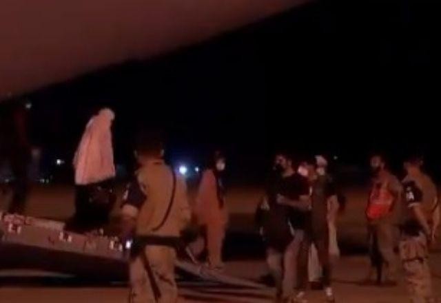 Espanha recebe primeiro voo com pessoas retiradas do Afeganistão