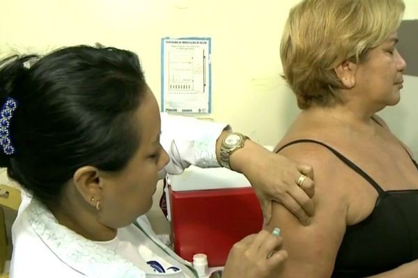 Farmácias de todo o país poderão aplicar vacinas na população
