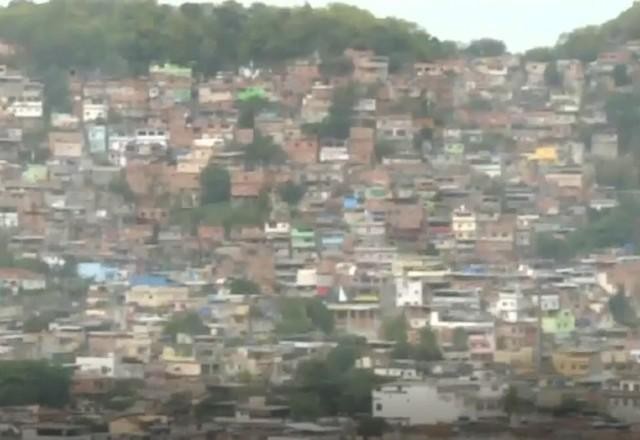 Imagem da noticia Tiroteio entre PM e traficantes deixa 5 mil crianças sem aula no Rio