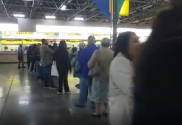Imagem da noticia Bloqueios na Dutra afetam rodoviária do Tietê, maior da América Latina