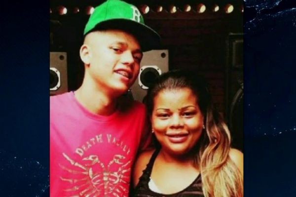 Imagem da noticia Filho da funkeira Tati Quebra Barraco é enterrado no Rio de Janeiro