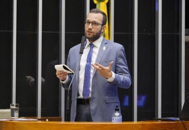 Imagem da noticia Relatório permite troca radical de urnas eletrônicas por papel