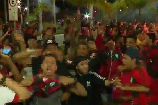 Imagem da noticia Flamengo deve ser punido por comportamento de torcedores
