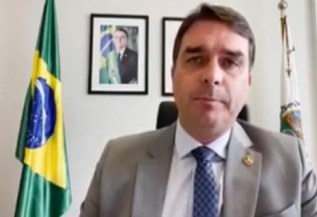 Imagem da noticia Flávio Bolsonaro: familiares de vítimas na CPI foram "escolhidos a dedo"