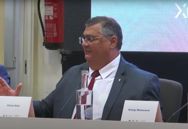 Imagem da noticia Dino afirma que poderes controlaram Bolsonaro, "extremista de estimação de alguns"