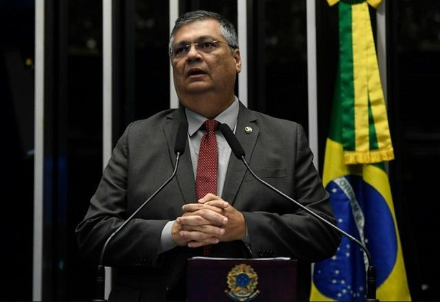 Imagem da noticia Dino defende atuação do Supremo e nega "ditadura judicial" em discurso no Senado