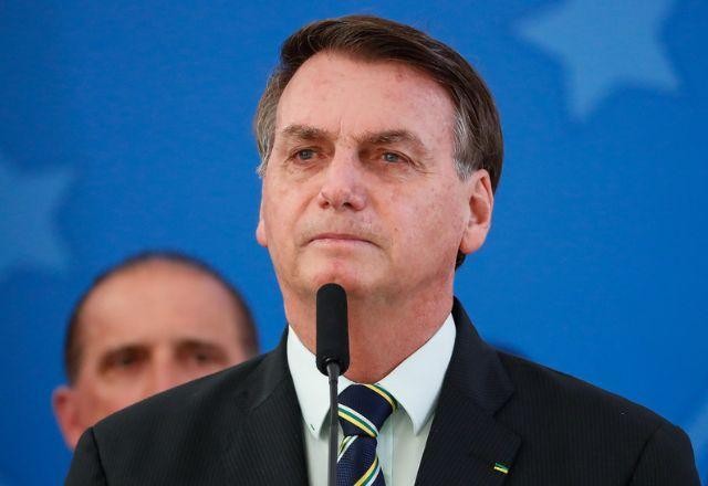 Imagem da noticia TSE multa Bolsonaro em R$ 10 mil por propaganda contra Lula