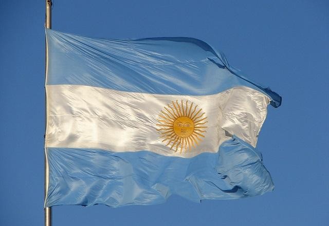 Inflação na Argentina sobe 58%, valor mais elevado em 30 anos