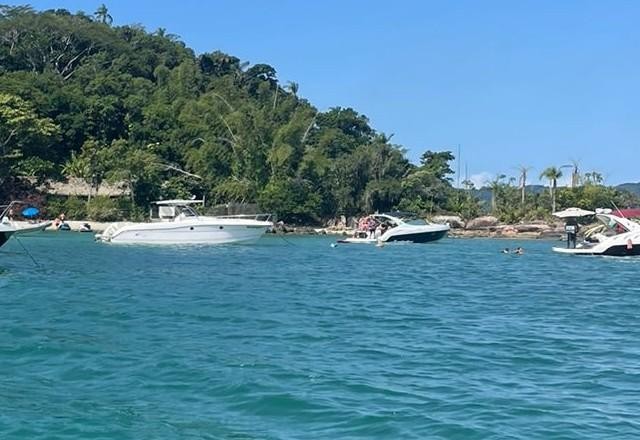 Imagem da noticia Passeio de barco revela os encantos do litoral de Florianópolis