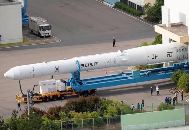 Imagem da noticia Coreia do Sul lança primeiro foguete espacial de fabricação própria