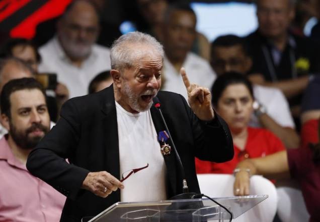 Imagem da noticia Força-tarefa da Lava Jato denuncia Lula por lavagem de dinheiro