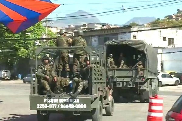 Imagem da noticia Forças Armadas realizam operação contra tráfico em três favelas do Rio