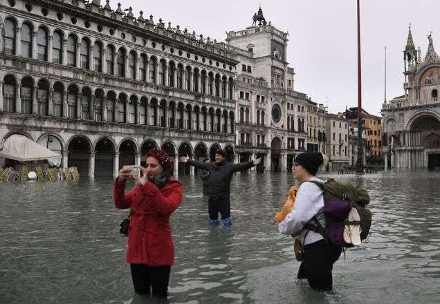 Imagem da noticia Fortes chuvas deixam Veneza em estado de alerta e pelo menos duas pessoas mortas