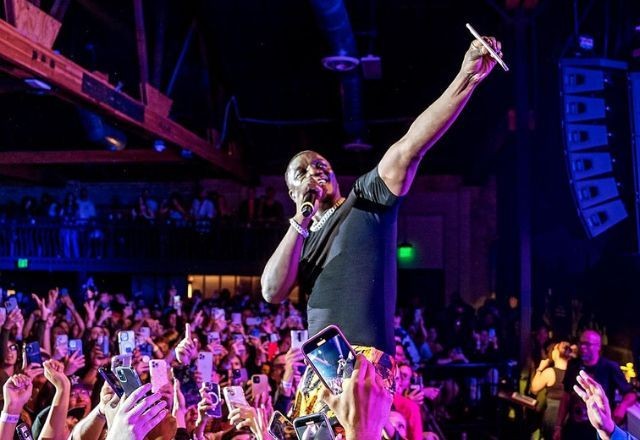 Imagem da noticia Boate no Rio é acusada de golpe ao vender ingressos para show de Akon