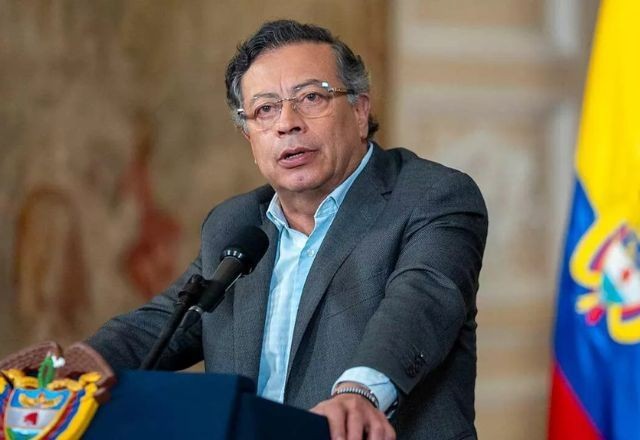 Imagem da noticia Presidente da Colômbia diz que EUA bombardearam laboratório de cocaína na Venezuela