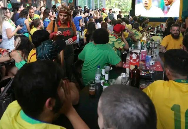 Imagem da noticia Copa do Mundo deve levar 99 milhões de brasileiros às compras, diz pesquisa