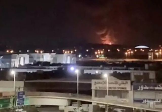 Imagem da noticia Ataque atinge tanque de combustível e causa incêndio em aeroporto no Kuwait