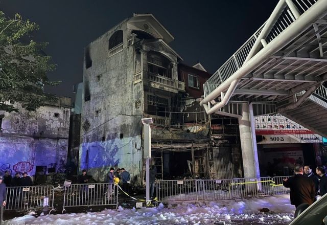 Imagem da noticia Homem coloca fogo em bar de karaokê e mata 11 pessoas na capital do Vietnã