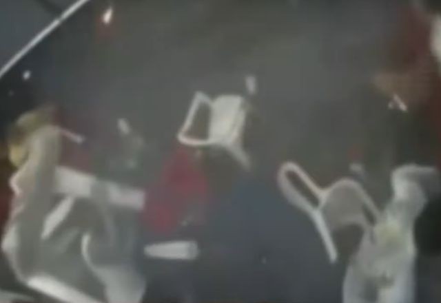 Imagem da noticia Torcedores invadem chá de bebê e atacam convidados com fogos de artifício
