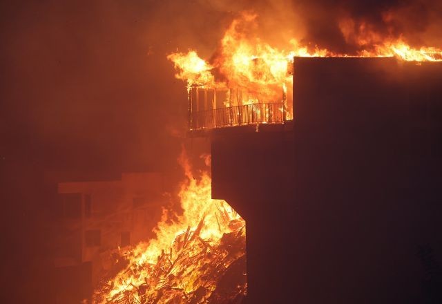 Imagem da noticia Número de mortos em decorrência dos incêndios em Los Angeles sobe para 25