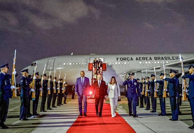 Imagem da noticia SBT News na TV: Lula chega a Bogotá para encontro com Gustavo Petro; Senado aprova PEC das Drgoas