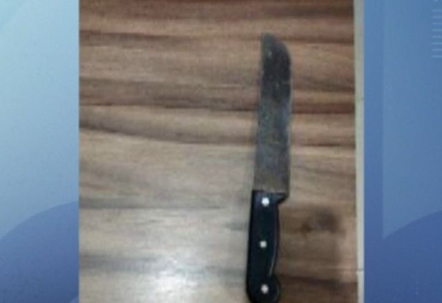 Imagem da noticia Homem esfaqueia funcionária de padaria após questionar valor do pão