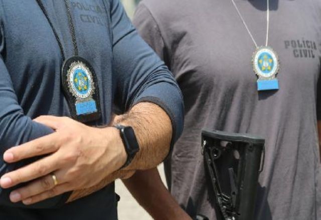 Imagem da noticia Mulher suspeita de abusar de pacientes em clínica é presa no RJ