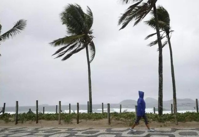 Ciclone extratropical provoca ventos fortes e gera alerta no litoral do RS