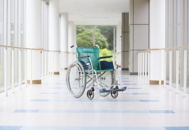 Imagem da noticia Mulher com deficiência será indenizada em R$ 15 mil após aeroporto negar cadeira de rodas