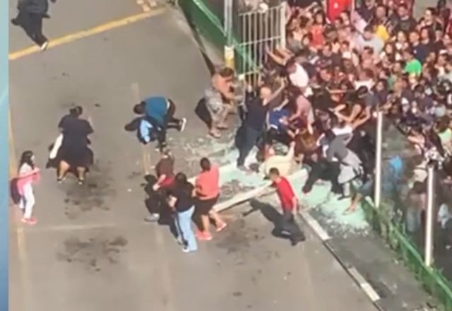 Imagem da noticia Vídeo: Liquidação de produtos causa muvuca e confusão em loja em SP