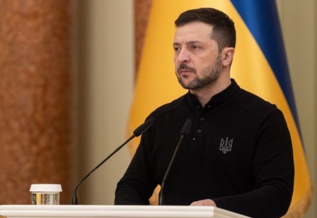 Imagem da noticia Zelensky elogia resistência ucraniana no terceiro ano de invasão russa