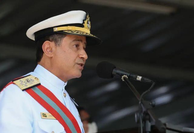 Imagem da noticia Ex-comandante da Marinha nega ter oferecido tropas para golpe e pede absolvição ao STF