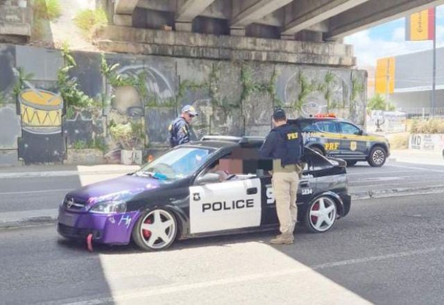 Imagem da noticia PRF aborda carro idêntico a viatura policial dos EUA em Caruaru