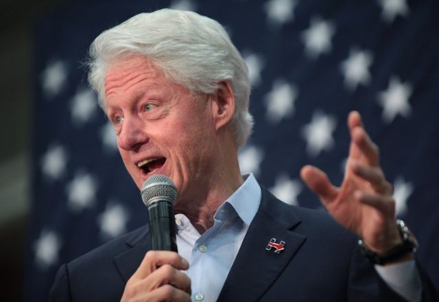 Imagem da noticia Bill Clinton é citado em documentos ligados ao traficante sexual Jeffrey Epstein