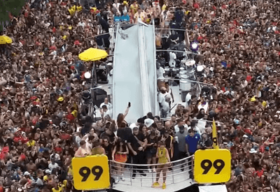 Pré-Carnaval reúne milhões de foliões no Rio e em São Paulo